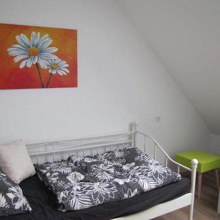 Moeblierte Dachgeschosswohnung In Ruhiger Lage Zu Vermieten Wetzlar Kültér fotó