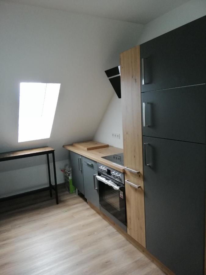 Moeblierte Dachgeschosswohnung In Ruhiger Lage Zu Vermieten Wetzlar Kültér fotó